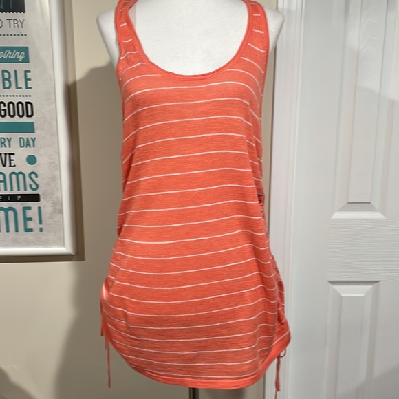 Athleta Vesta coral racer-back linen tank. Adjustable from crop to cover-up. - Picture 2 of 8